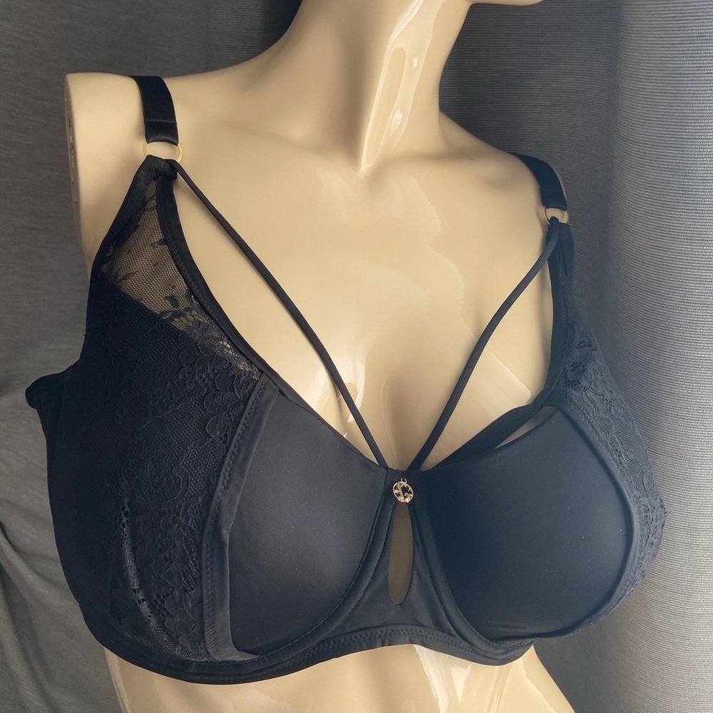 42G Ashley Graham Strappy Black Moulded Bra